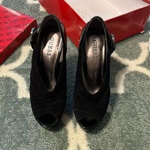 Guess black heels size 6